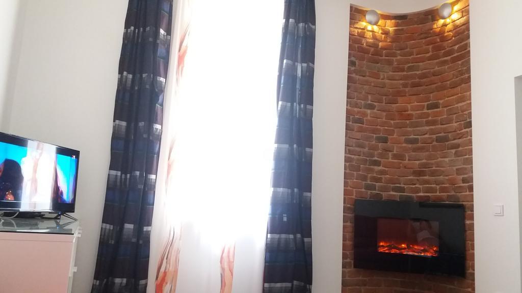 Apartment With Fireplace Lviv Exteriör bild